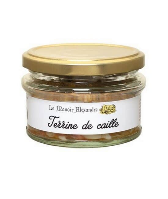 Burken med Manoir Alexandre Terrine de Caille 100g, visad med ett tunt lager av gelé och garnerad med små kryddor eller ett lagerblad.